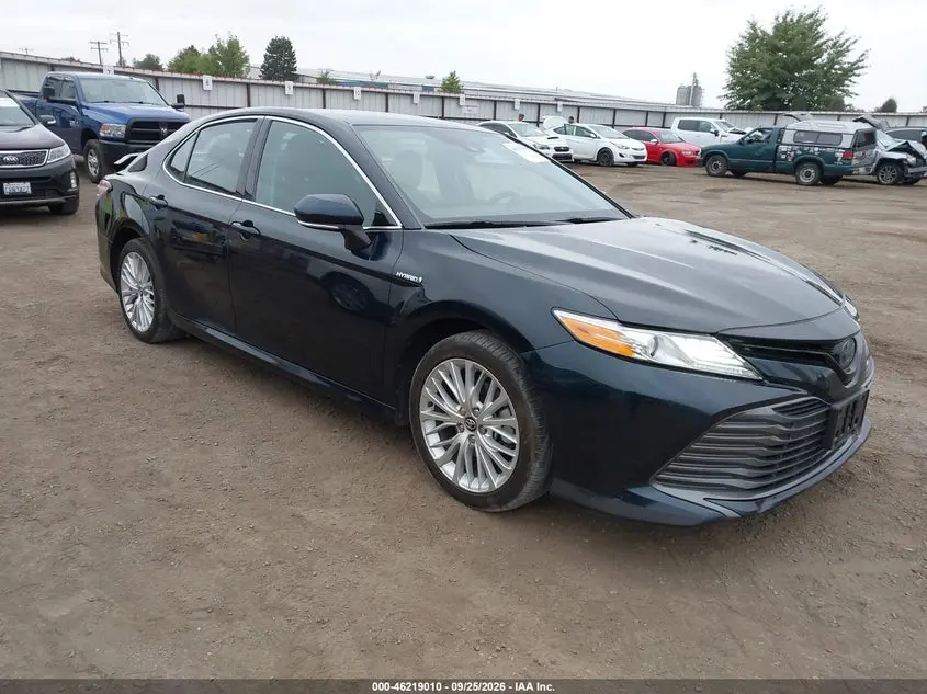 Toyota Camry Xle Hybrid 2020