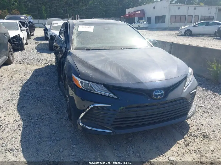 Toyota Camry Xle Hybrid 2021
