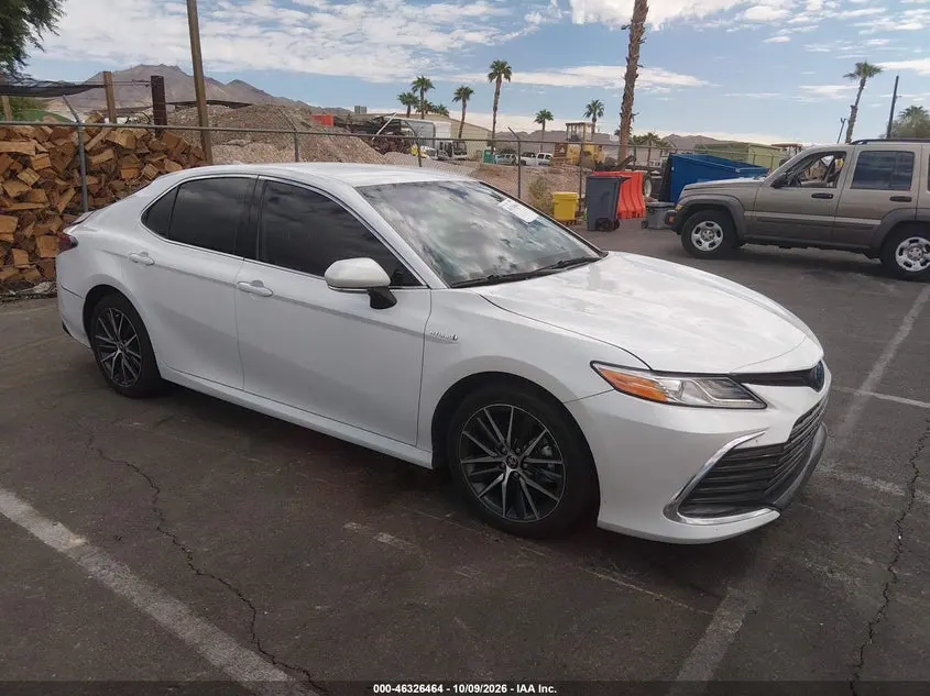 Toyota Camry Xle Hybrid 2021