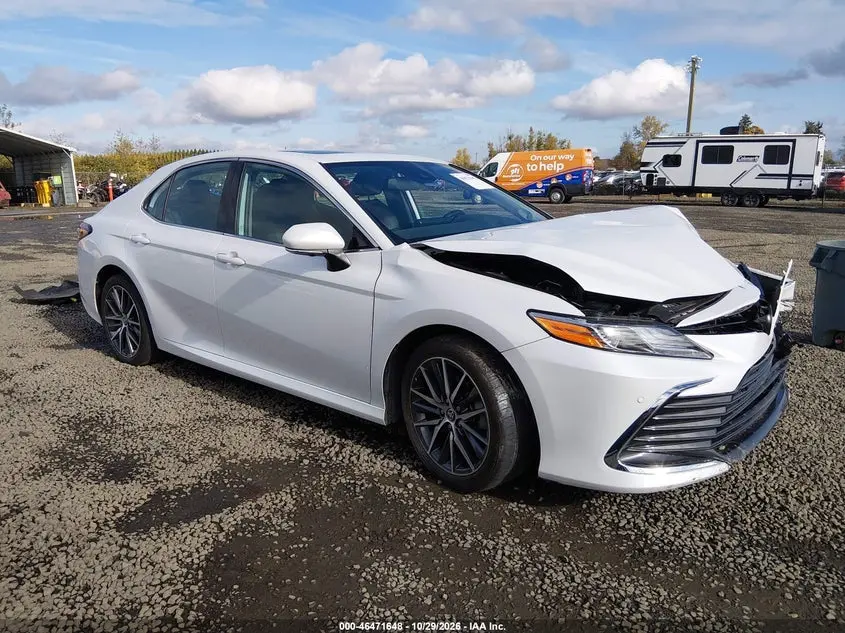 Toyota Camry Xle Hybrid 2023