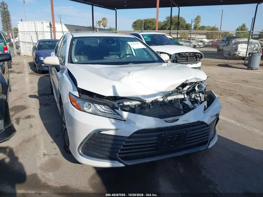 Toyota Camry Xle Hybrid 2022