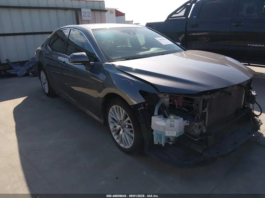 Toyota Camry Xle Hybrid 2020