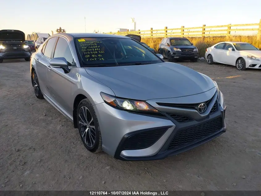 Toyota Camry Se/Se Night Shade 2022