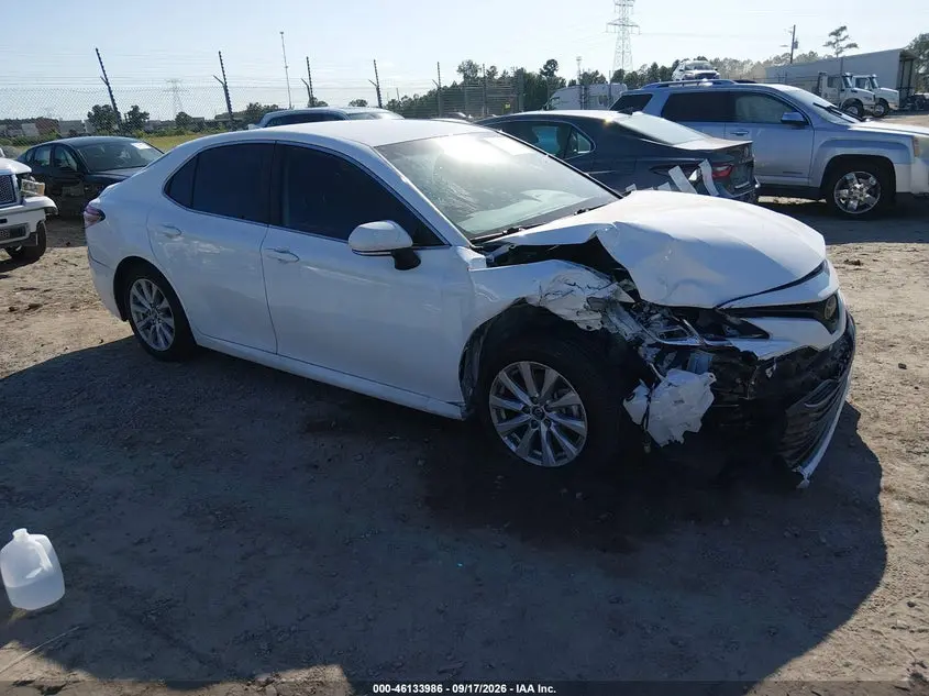 Toyota Camry Le 2020