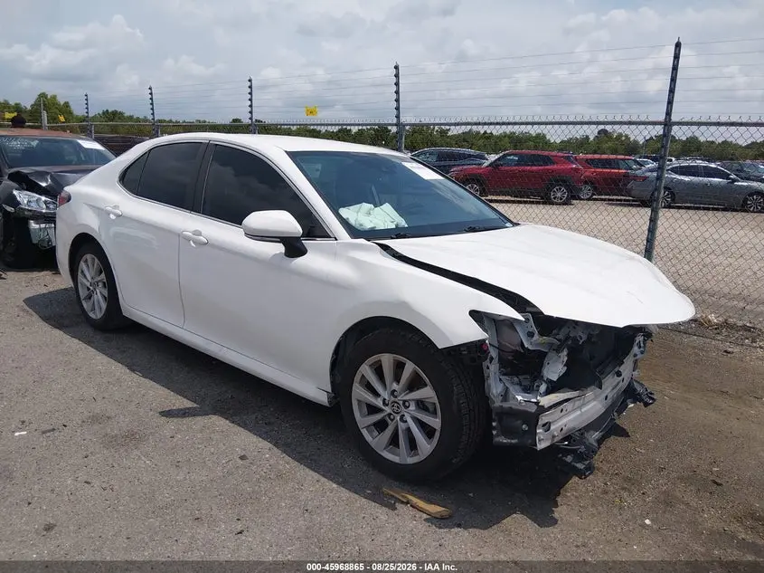 Toyota Camry Le 2021
