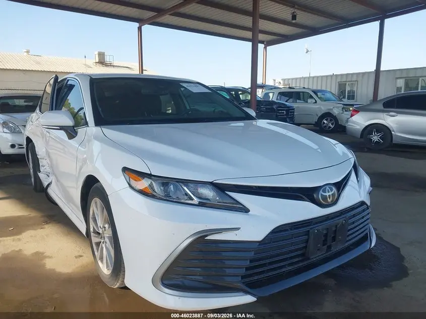 Toyota Camry Le 2021