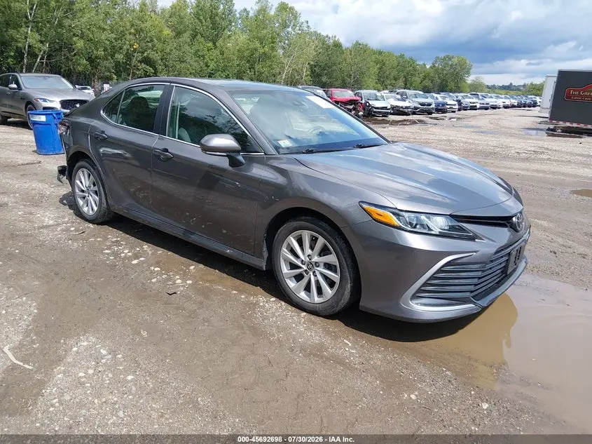 Toyota Camry Le Awd 2021