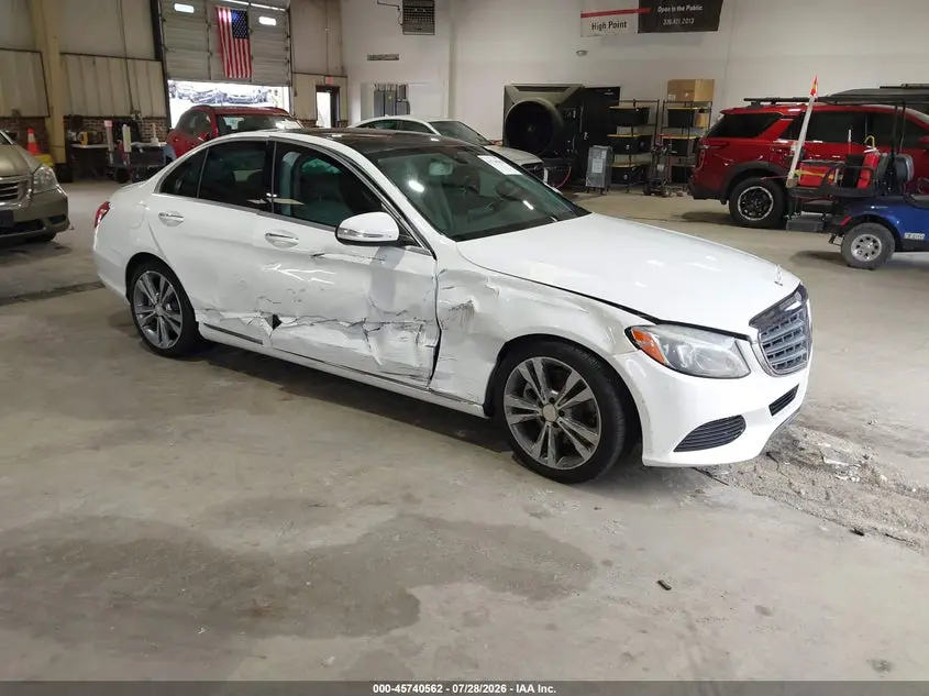 Mercedes-Benz C 300 Luxury 2015