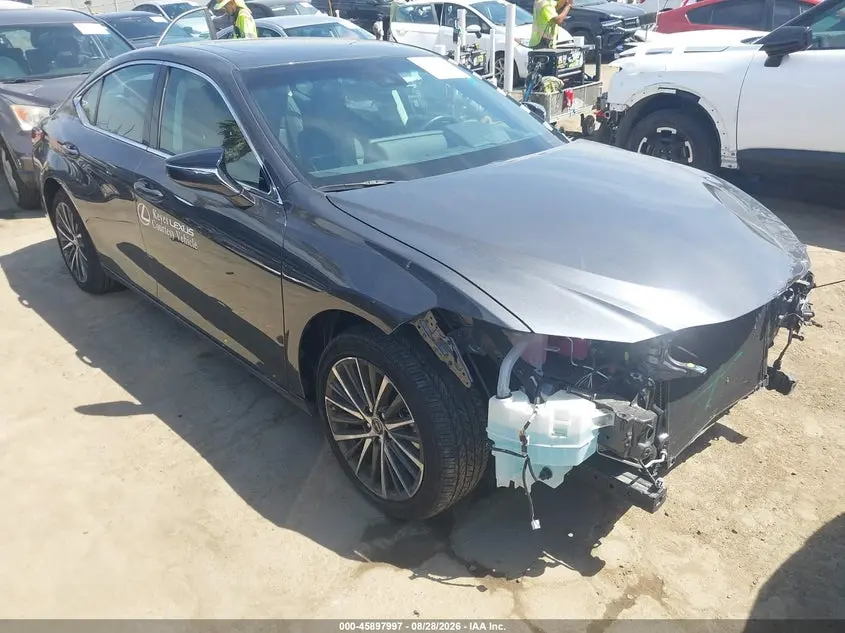 Lexus Es 300H 2025