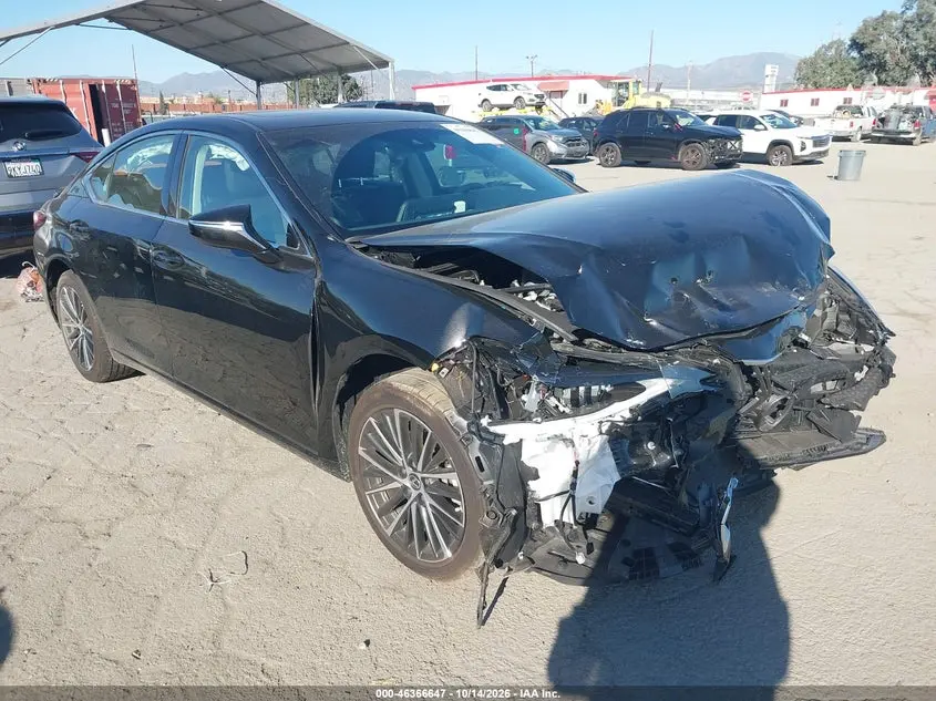 Lexus Es 300H 2025