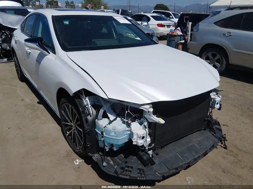 Lexus Es 300H 2025