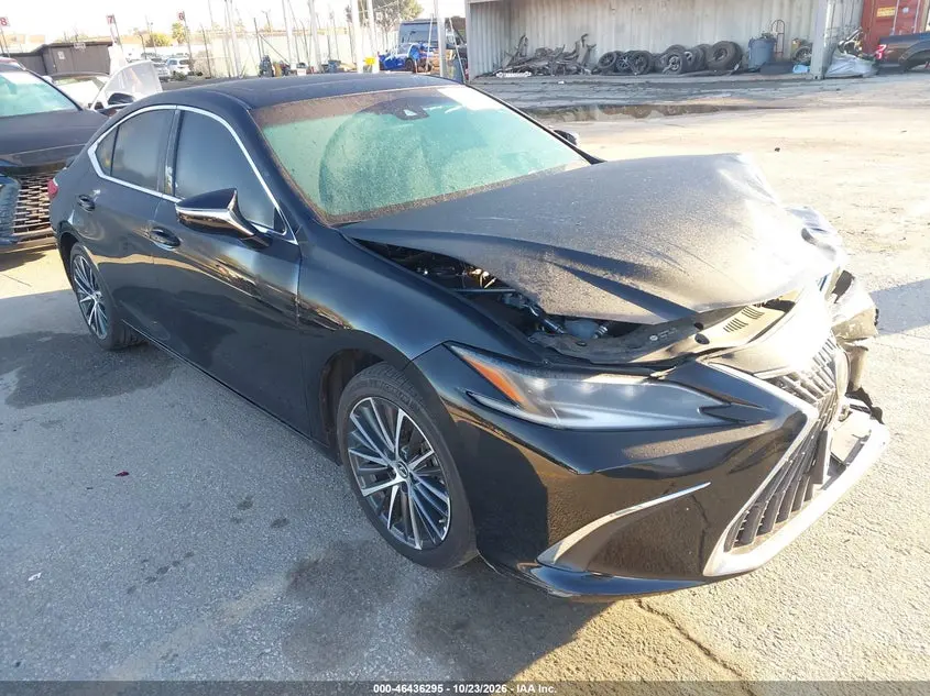 Lexus Es 300H 2025