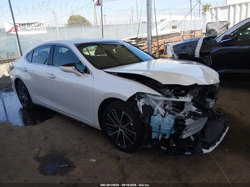Lexus Es 300H 2025