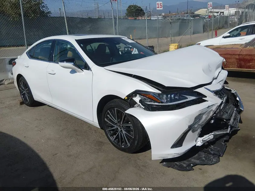 Lexus Es 300H 2025