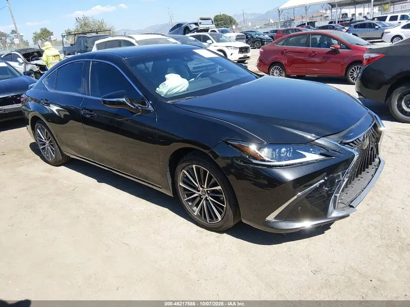 Lexus Es 300H 2025