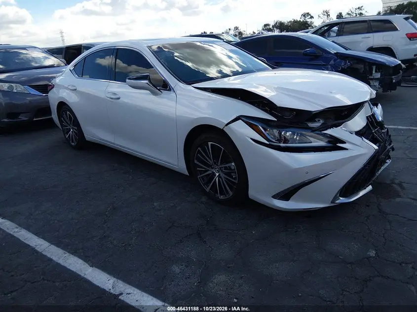 Lexus Es 300H 2025