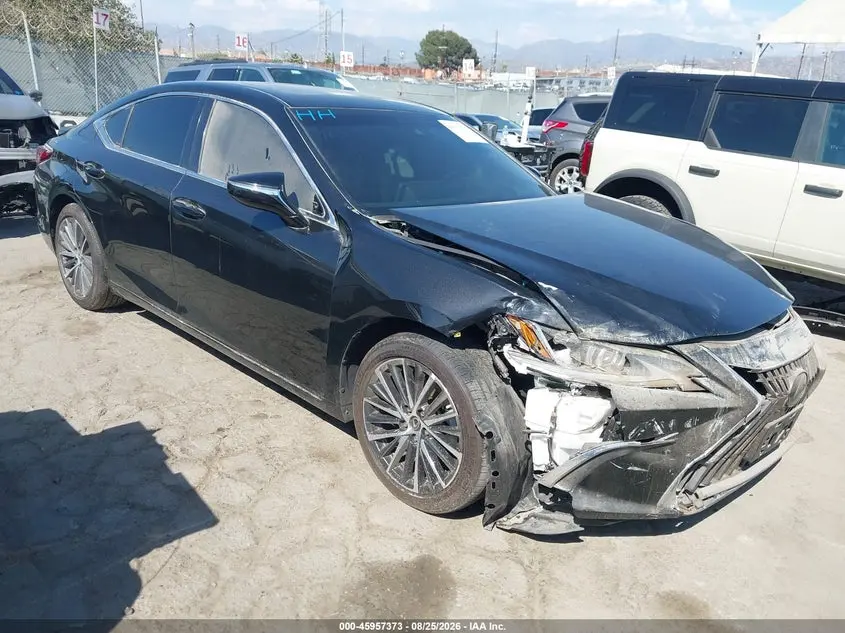 Lexus Es 300H 2025