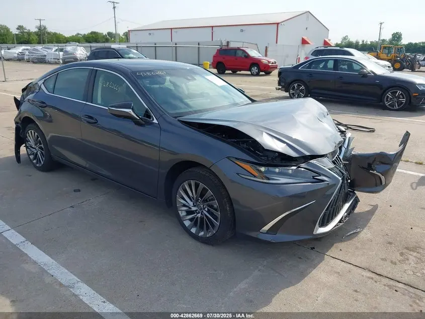 Lexus Es 300H Ultra Luxury 2024