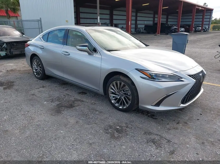 Lexus Es 300H Ultra Luxury 2024