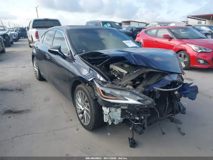 Lexus Es 300H Ultra Luxury 2021