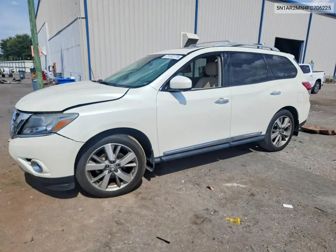 Nissan Pathfinder S 2015