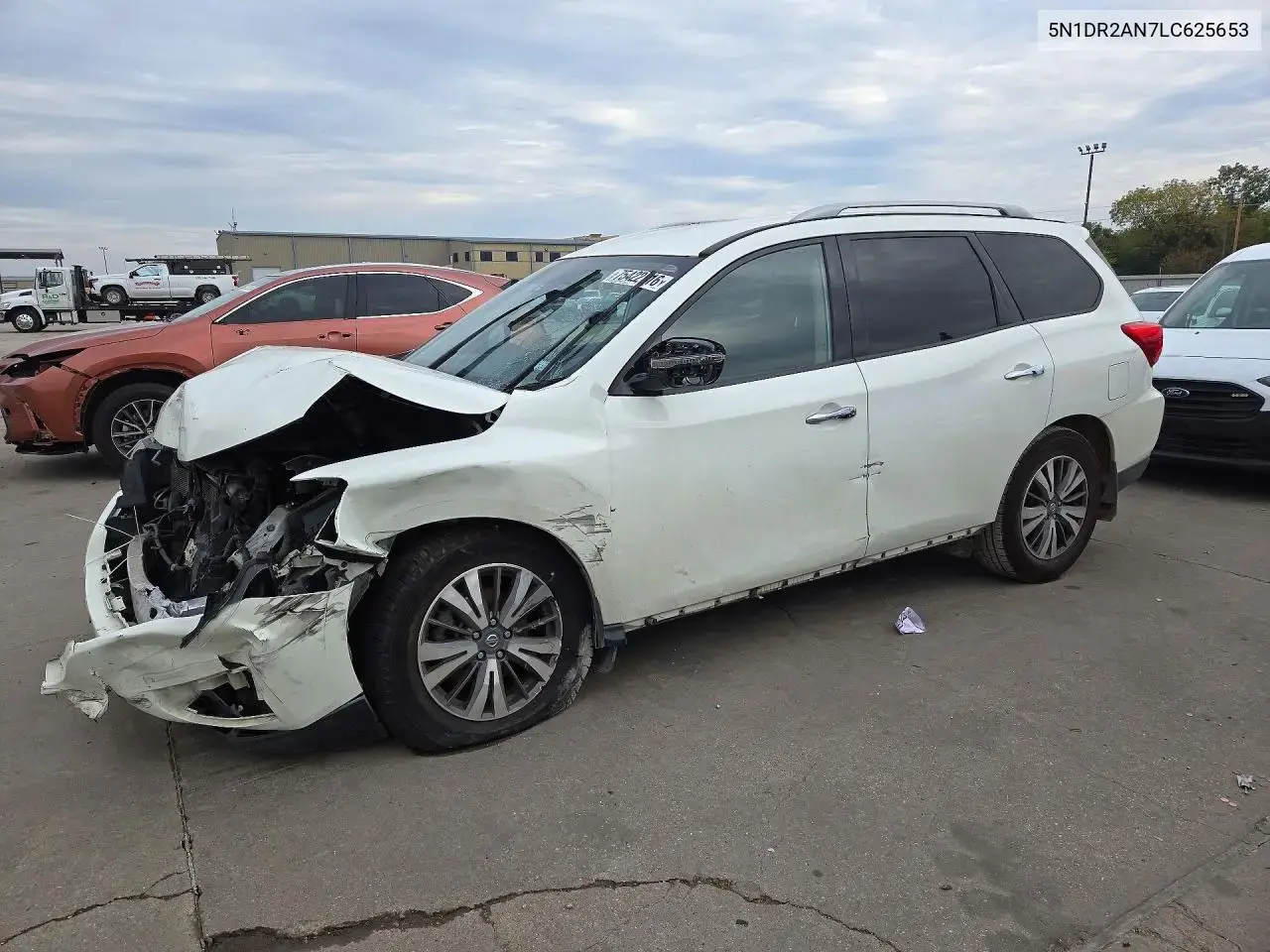 Nissan Pathfinder S 2020