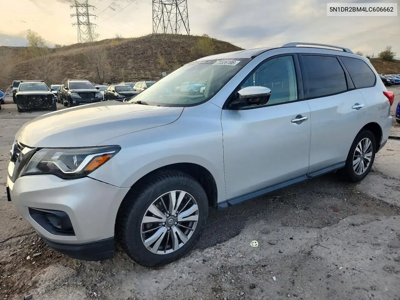 Nissan Pathfinder Sv 2020