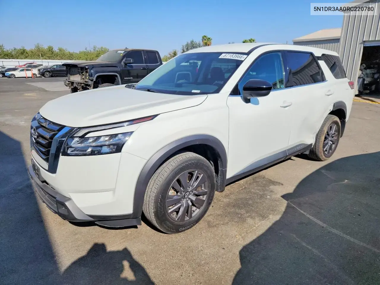 Nissan Pathfinder S 2024