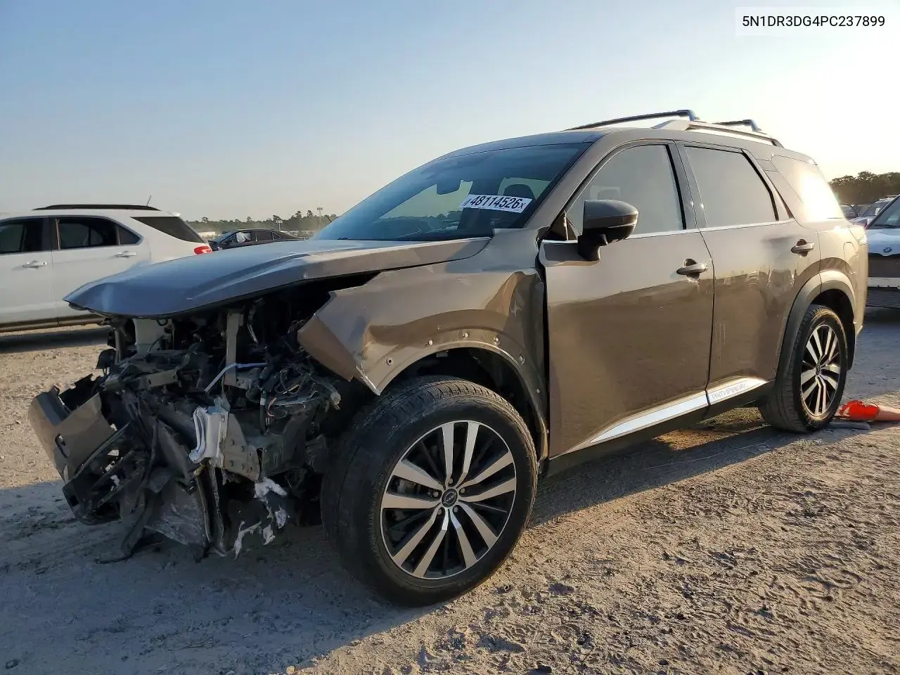Nissan Pathfinder Platinum 2023
