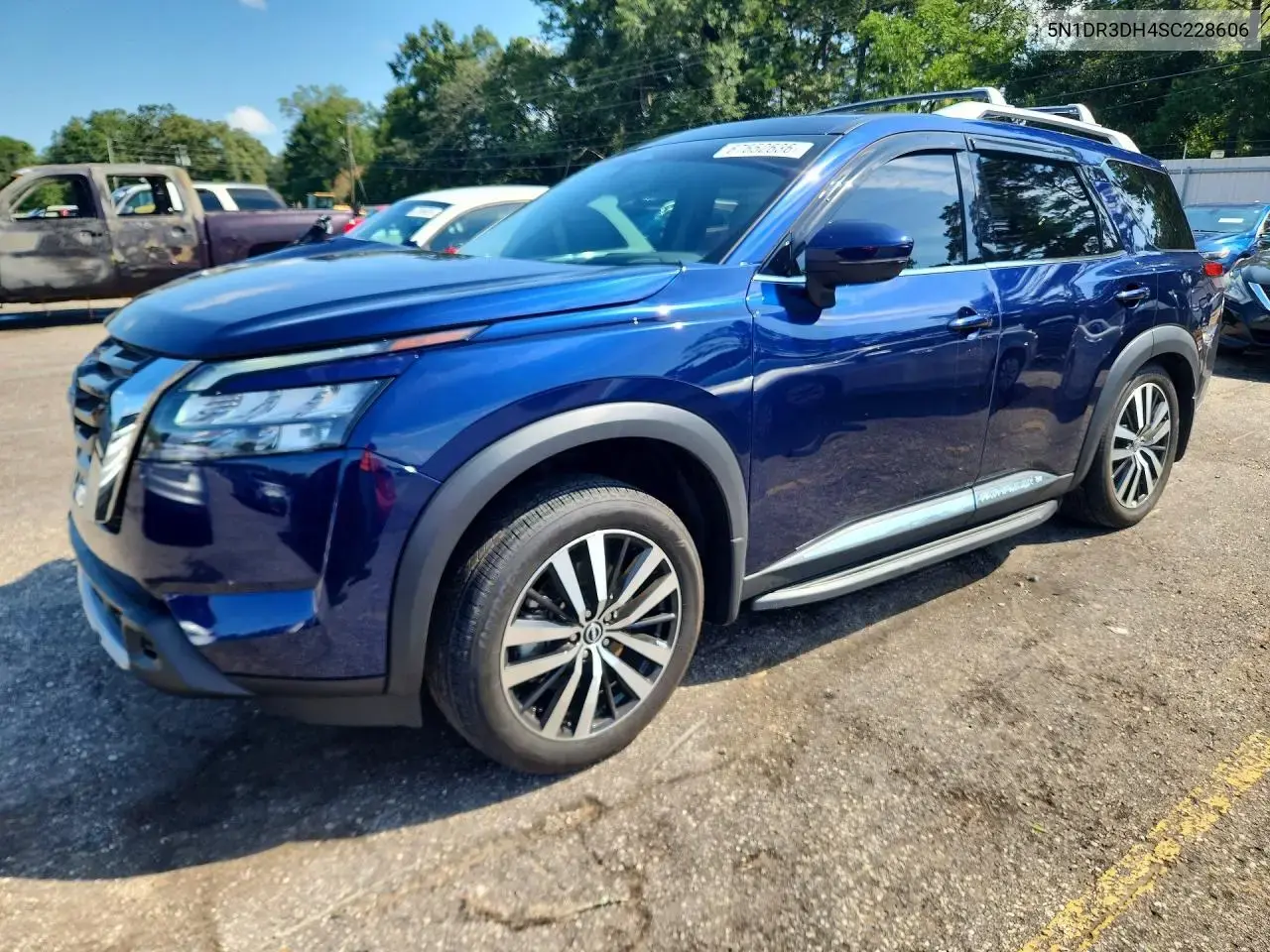 Nissan Pathfinder Platinum 2025