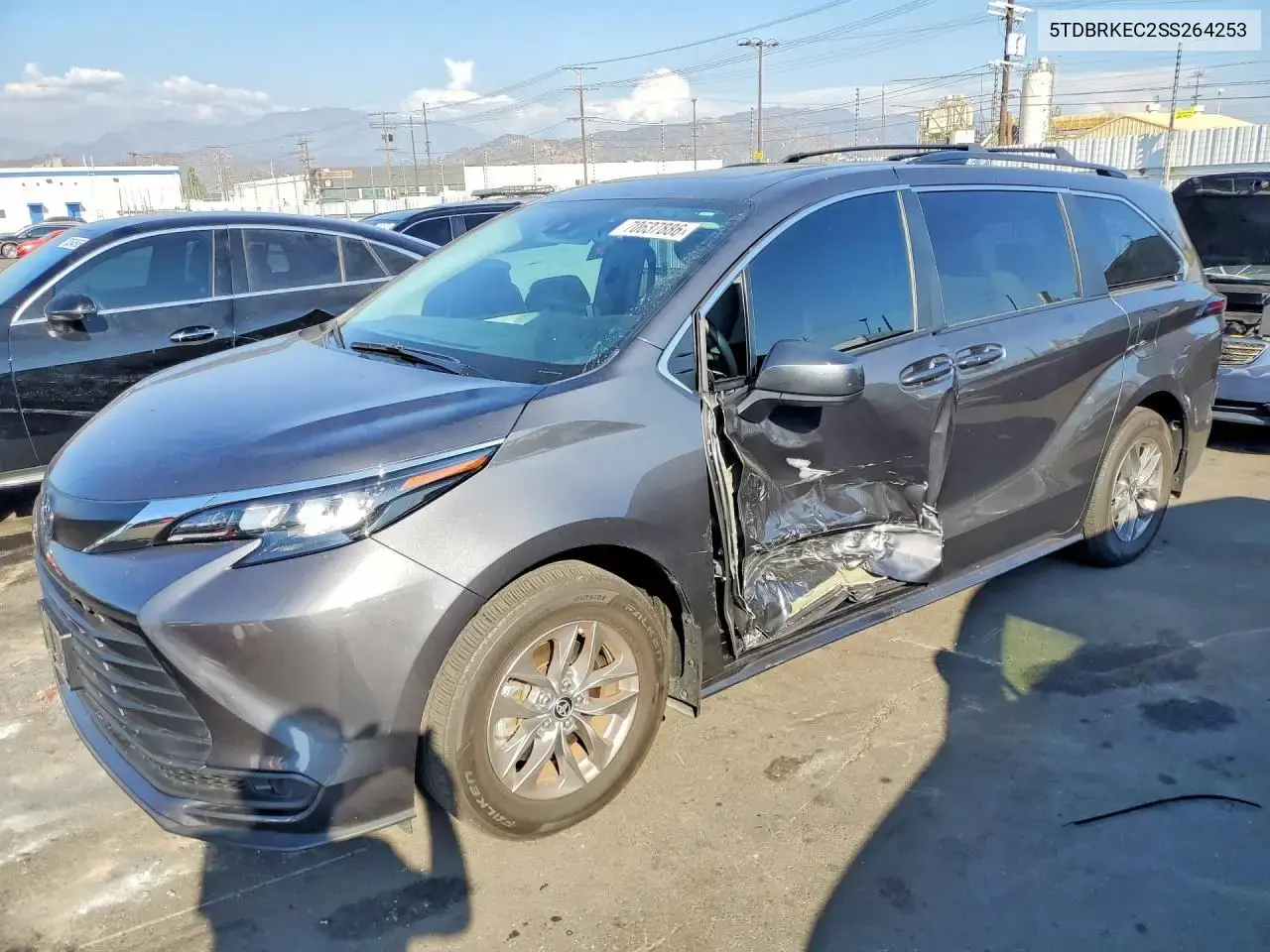 Toyota Sienna Le 2025