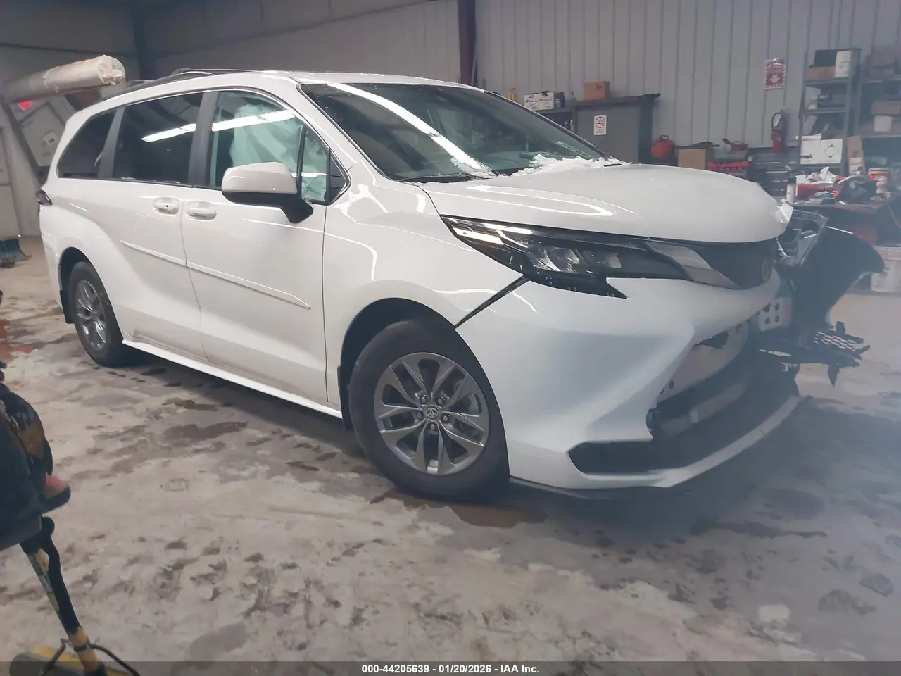 Toyota Sienna Le 2025
