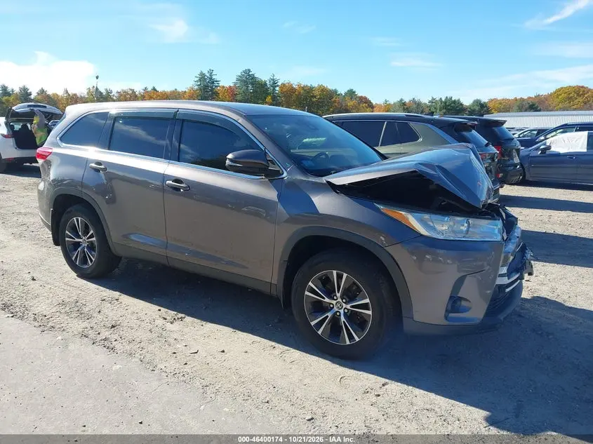 Toyota Highlander Le 2019