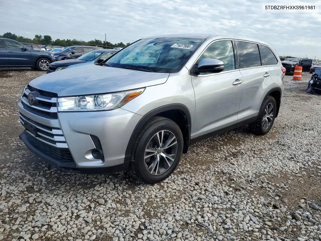 Toyota Highlander Le 2019