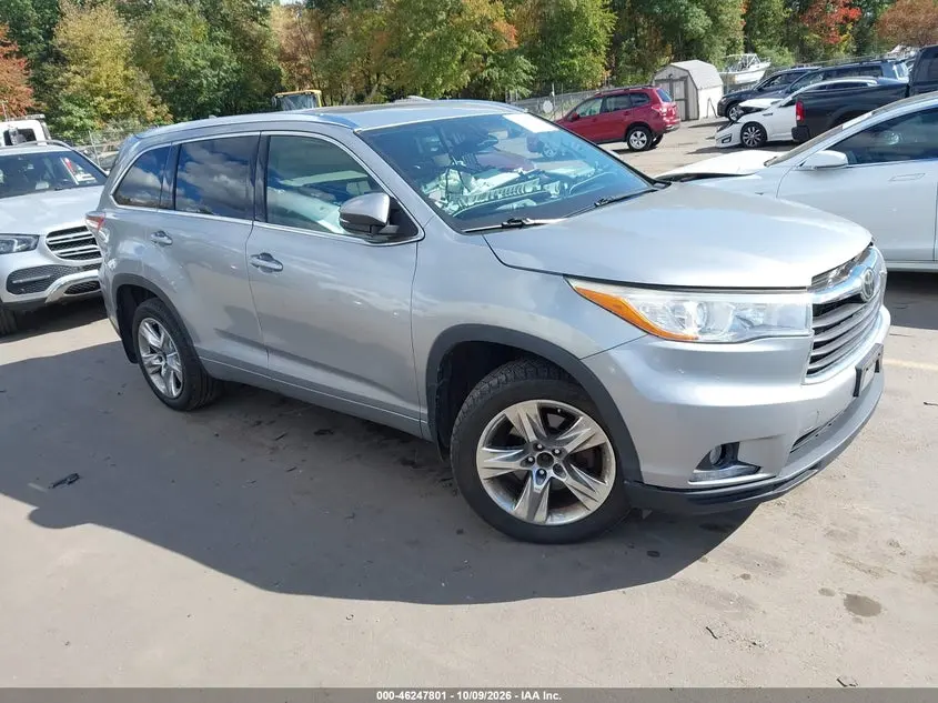 Toyota Highlander Limited V6 2015