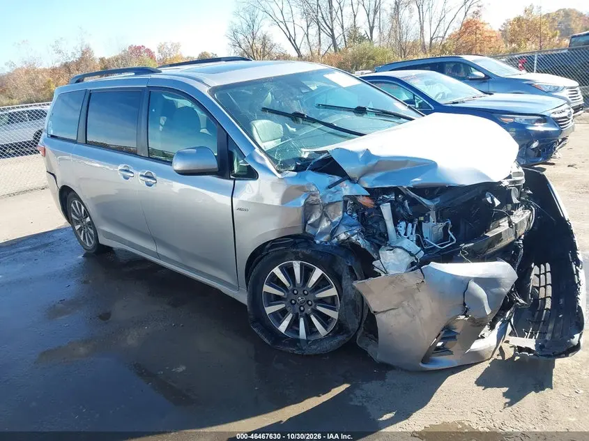 Toyota Sienna Xle Premium 7 Passenger 2018