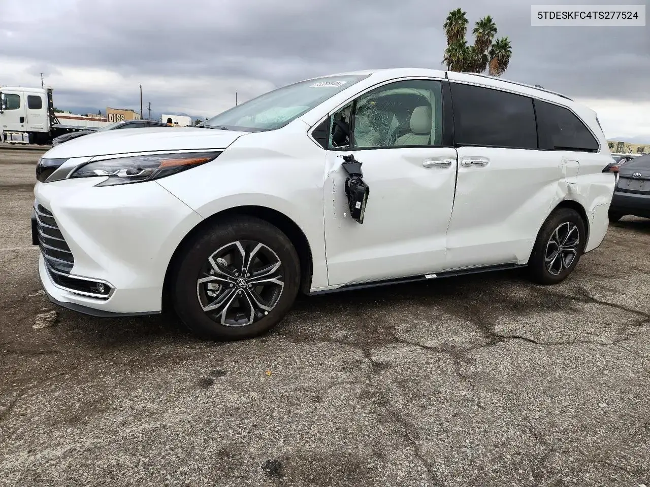 Toyota Sienna Platinum 7-Passenger 2026