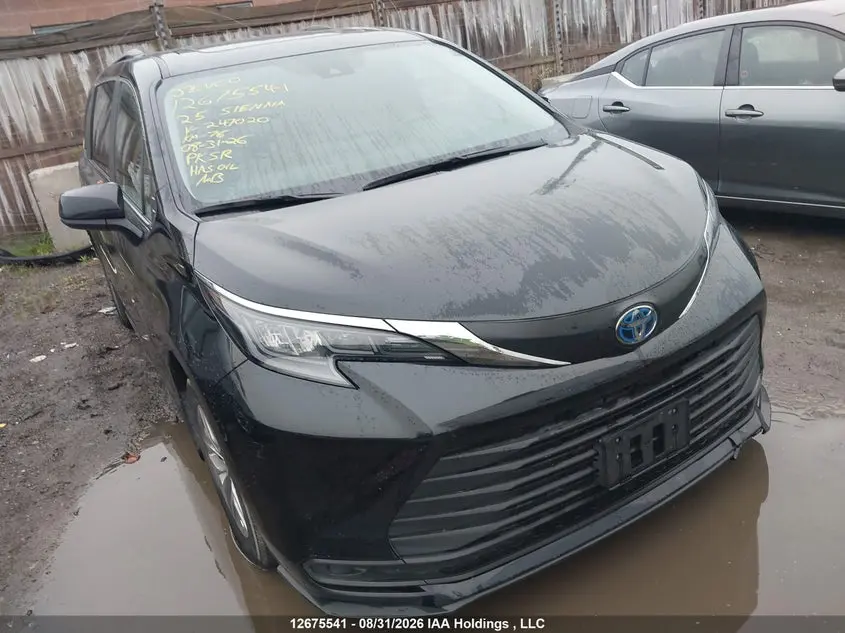 Toyota Sienna 2025