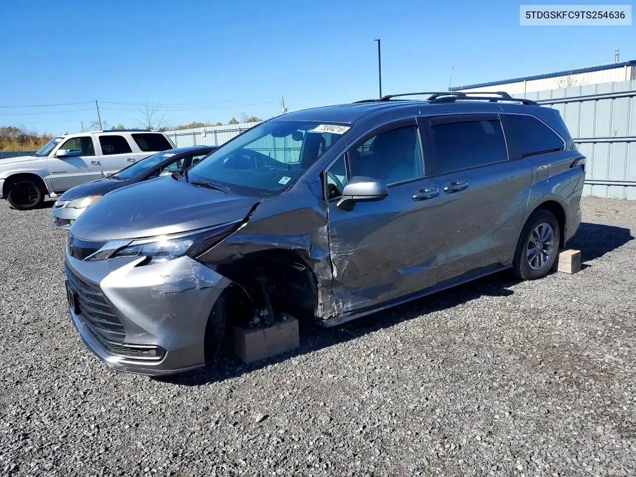 Toyota Sienna Le 2026