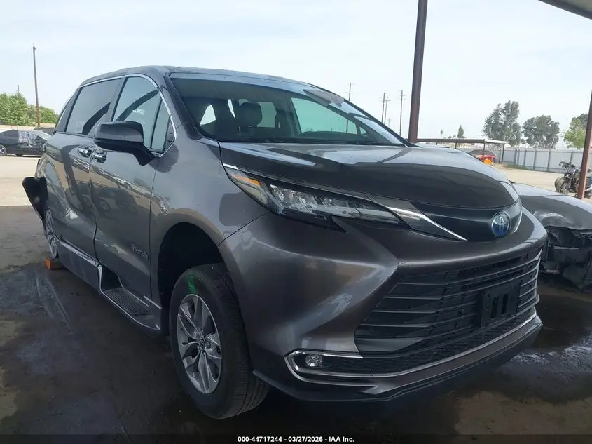 Toyota Sienna Xle 2024