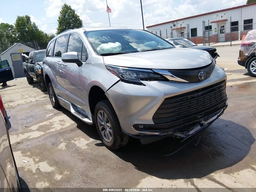 Toyota Sienna Xle 2025
