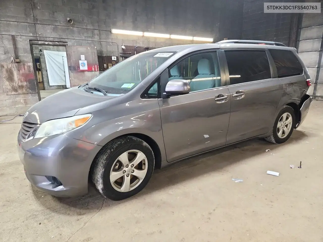 Toyota Sienna Le 2015