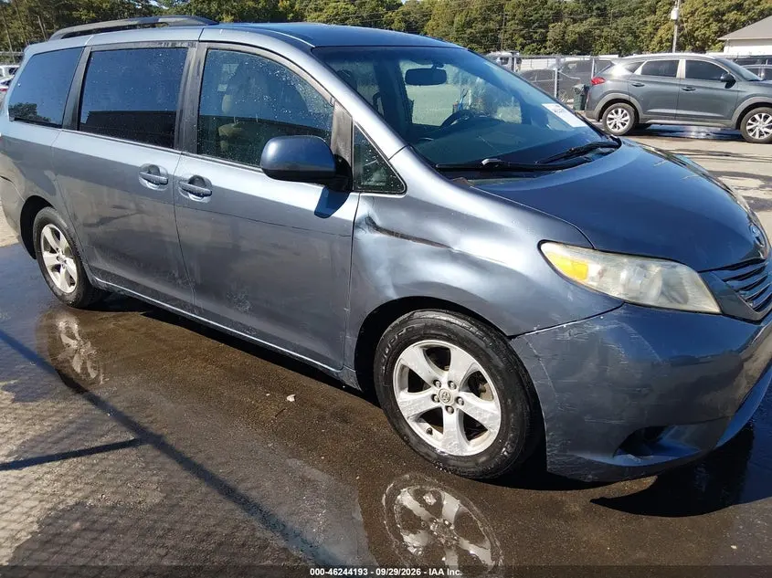 Toyota Sienna Le 8 Passenger 2015