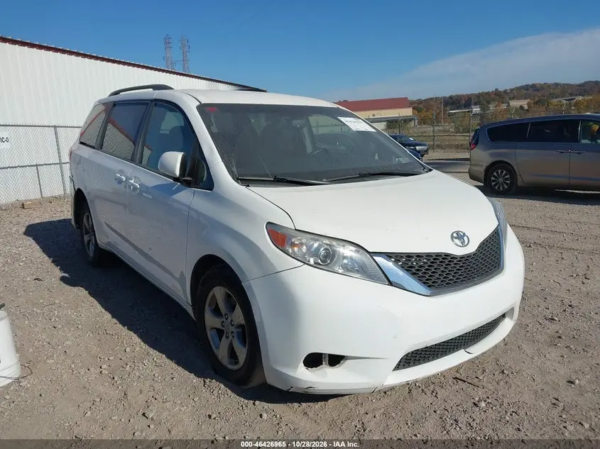 Toyota Sienna Le 8 Passenger 2016
