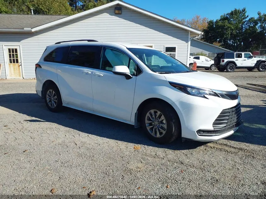 Toyota Sienna Le 2026