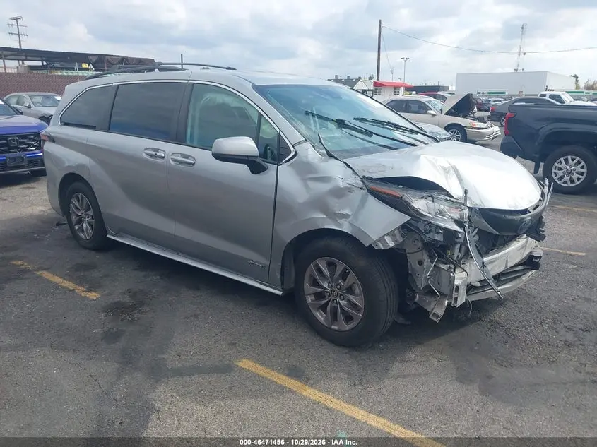 Toyota Sienna Le 2021