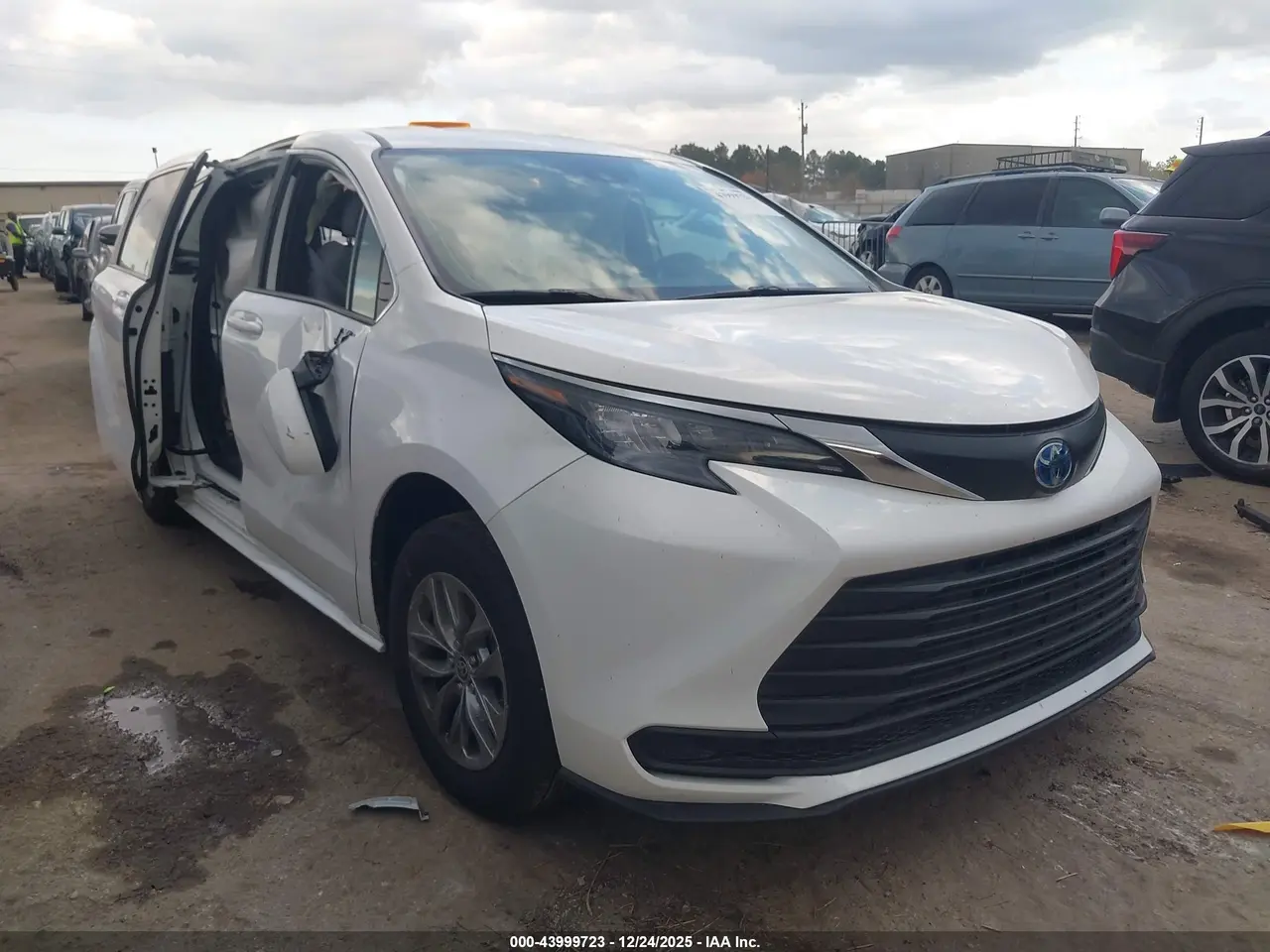Toyota Sienna Le 2025