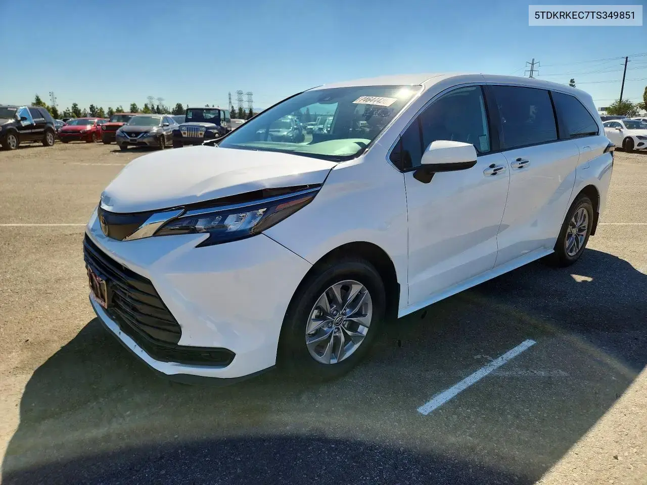 Toyota Sienna Le 2026