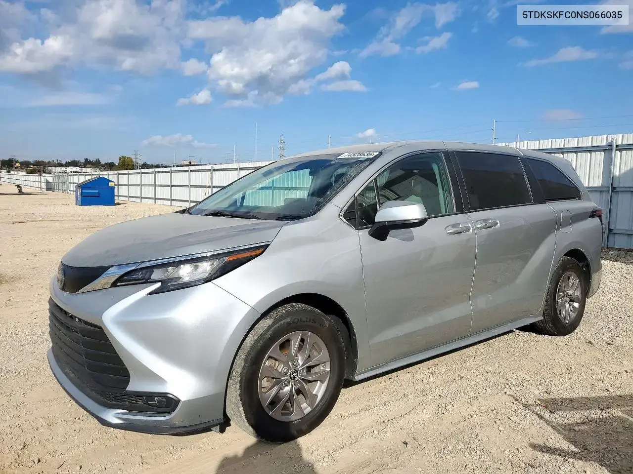 Toyota Sienna Le 2022