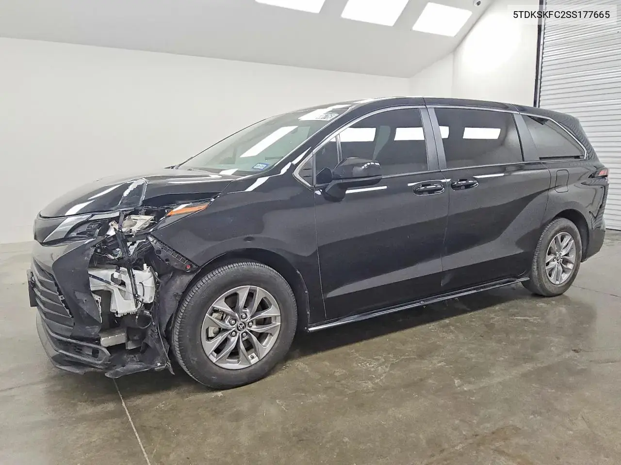 Toyota Sienna Le 2025